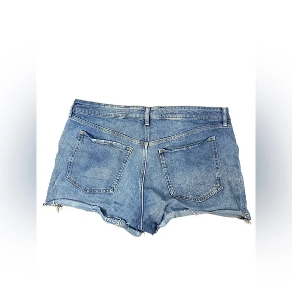 NWOT Women’s Old Navy OG Straight High Rise Shorts - Picture 2 of 3